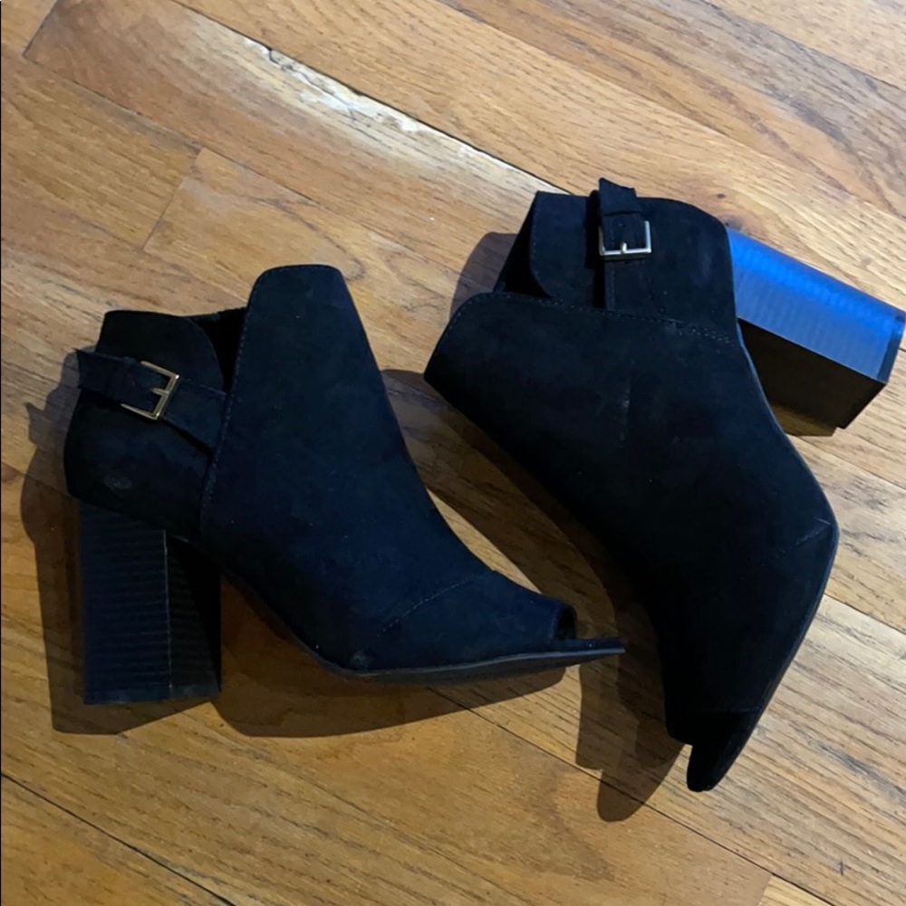 Women’s dress booties size 8